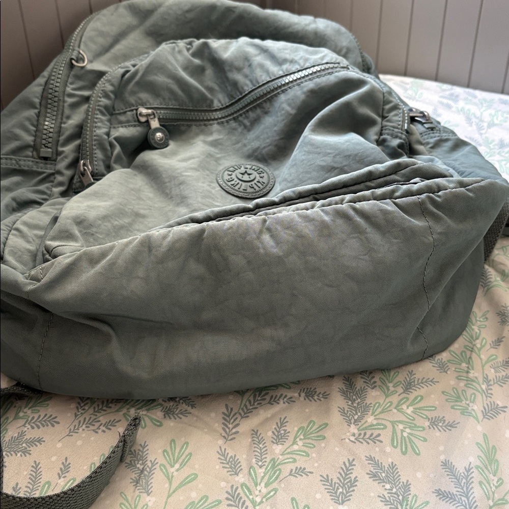 Backpack - Picture 8 of 12